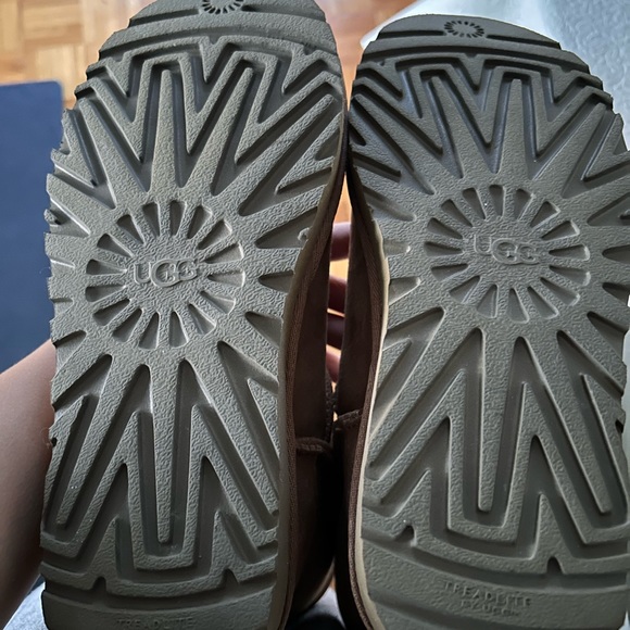 SOLD* Ugg classic mini II boots in chestnut - Picture 2 of 6